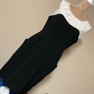 Calvin Klein sleeveless dress in black and white with pockets - size 10